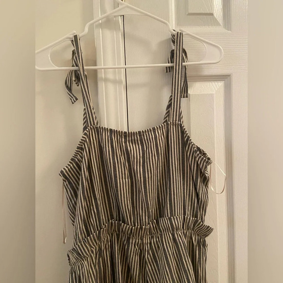 Blue and white striped romper - Picture 5 of 9